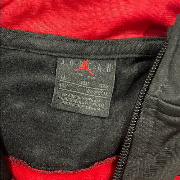 Jordan 2 Piece Set - Picture 2 of 2